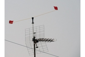 Antenowy odstraszacz na ptaki Wir 03. Odstraszacz ptaków zabezpieczający anteny, radary, przekaźniki.